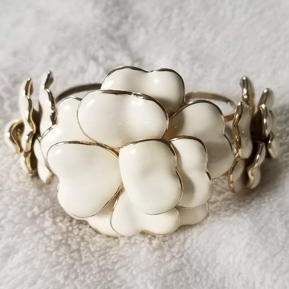 Floral Pansy Cuff Bracelet - Picture 3 of 8